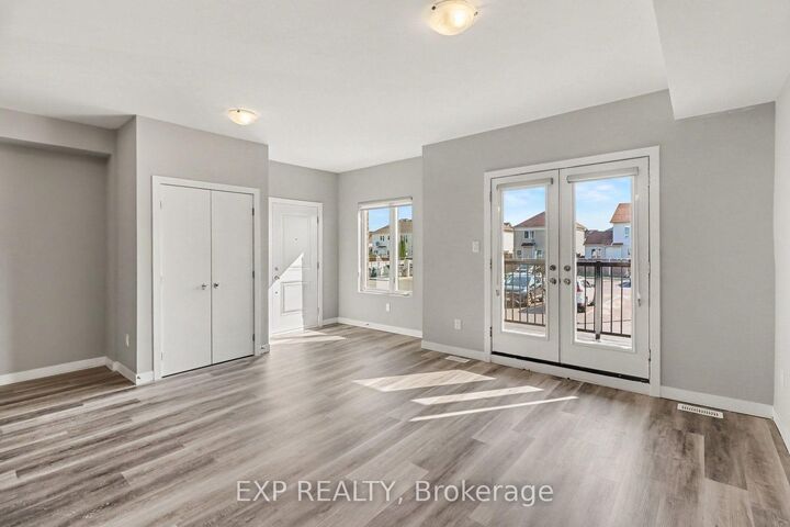 Property Photo:  509 Southfield Way D  ON K4A 5N7 