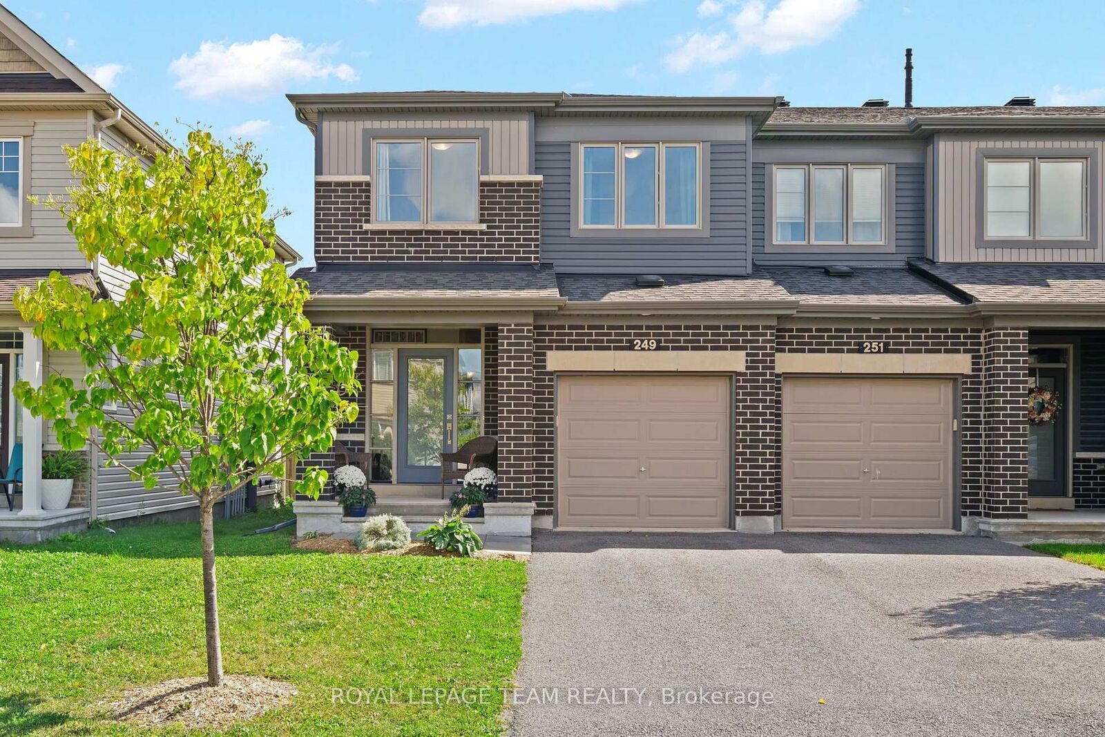 Property Photo:  249 Kimpton Drive  ON K2S 2H9 