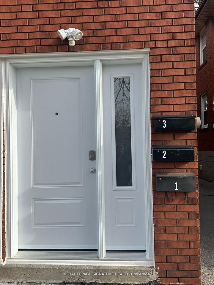 Property Photo:  13 Wesley Street 3  ON M8Y 2W4 