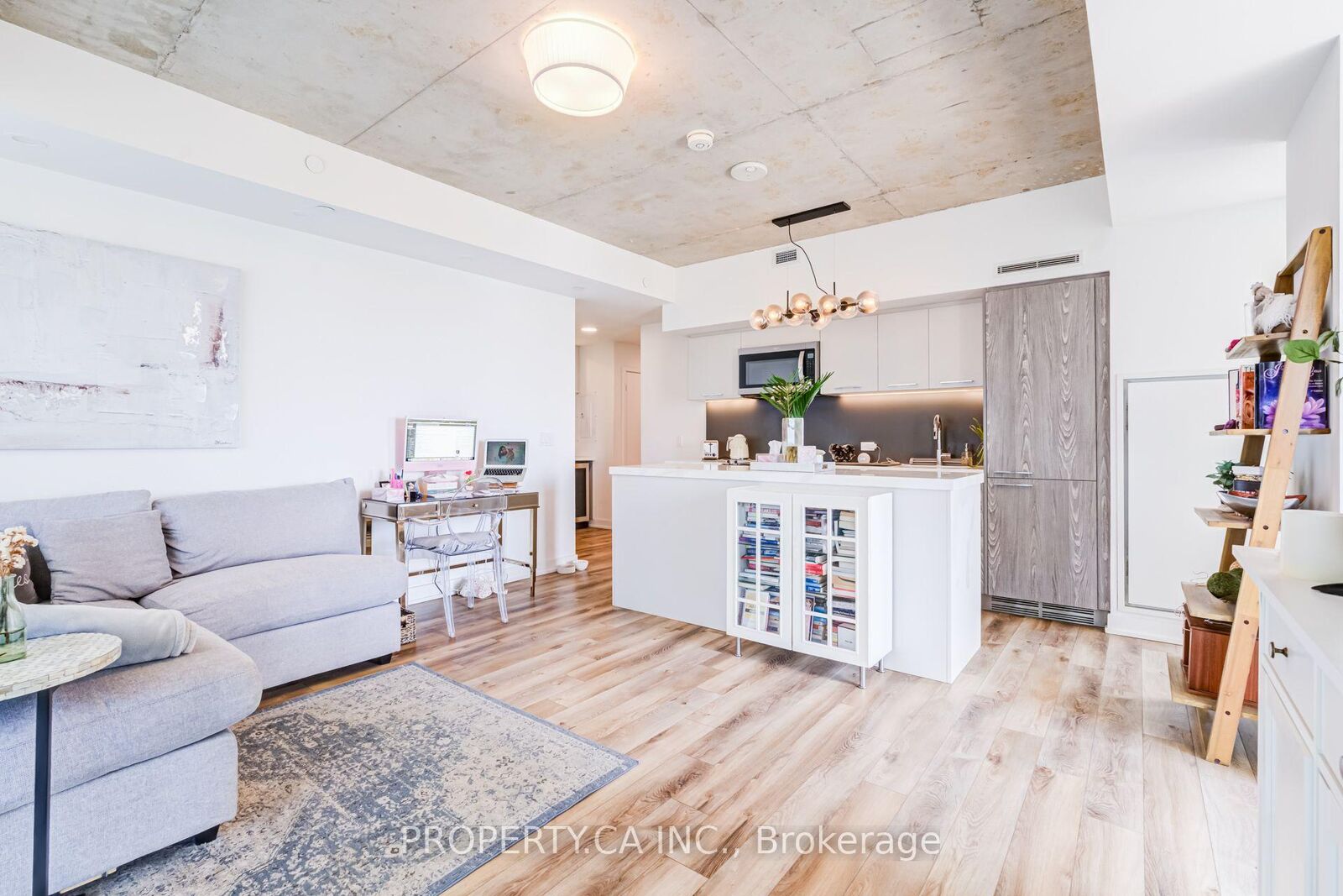 Property Photo:  25 Baseball Place 607  ON M4M 2A5 