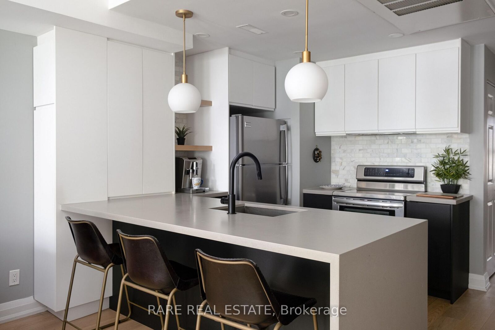 Property Photo:  11 Niagara Street 21  ON M5V 1C2 