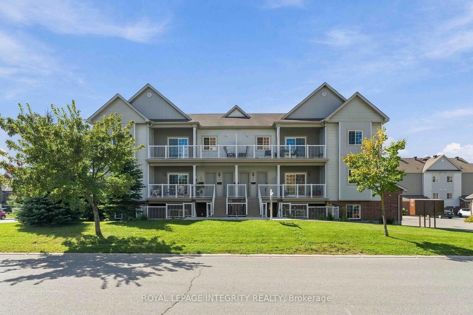 Property Photo:  100 D Artesa Private  ON K2S 0J8 