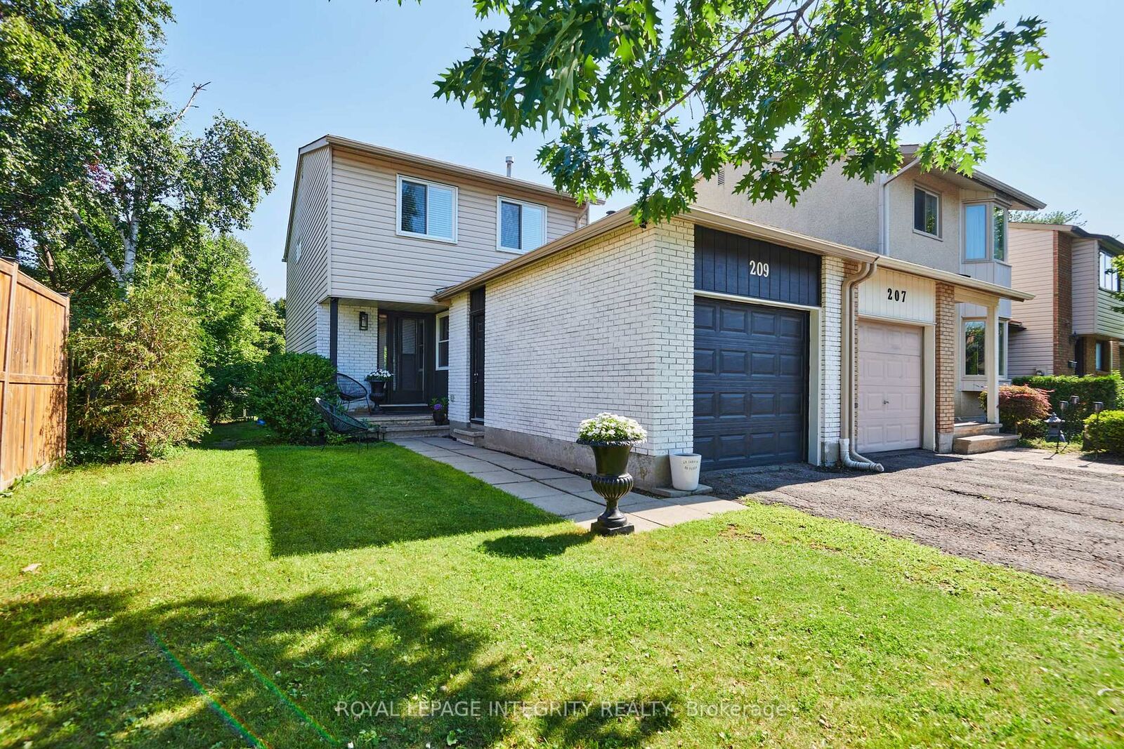 Property Photo:  209 Sherway Drive  ON K2J 2B3 
