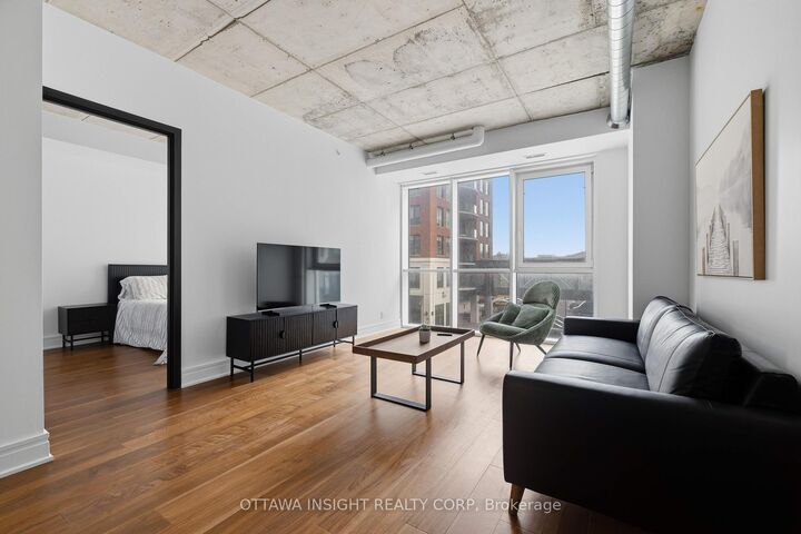 Property Photo:  150 Marketplace Avenue Ht1.5h  ON K2J 6V2 