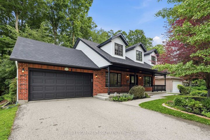 Property Photo:  292 Thorncrest Drive  ON N2L 5R5 