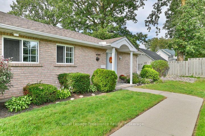 Property Photo:  351 Cannifton Road N 20  ON K8N 4Z6 
