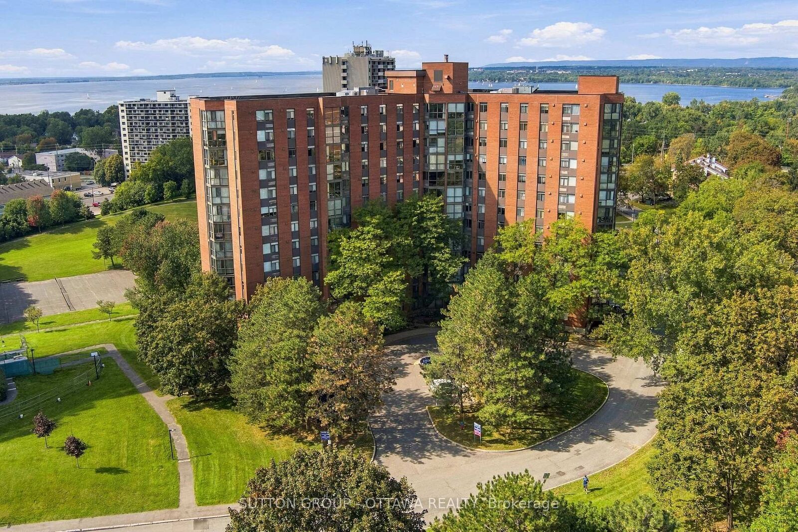 Property Photo:  2871 Richmond Road 1002  ON K2B 8M5 