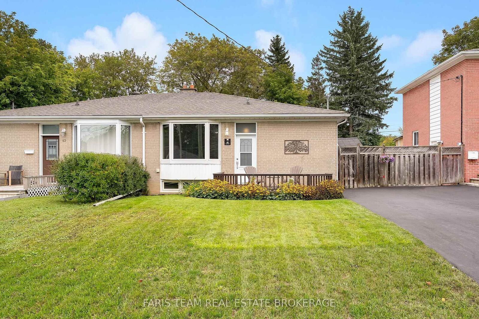 Property Photo:  45 Bailey Crescent  ON L4G 2B2 