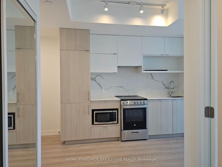 Property Photo: 100 Queen Street E 3610 ON M5C 0B5