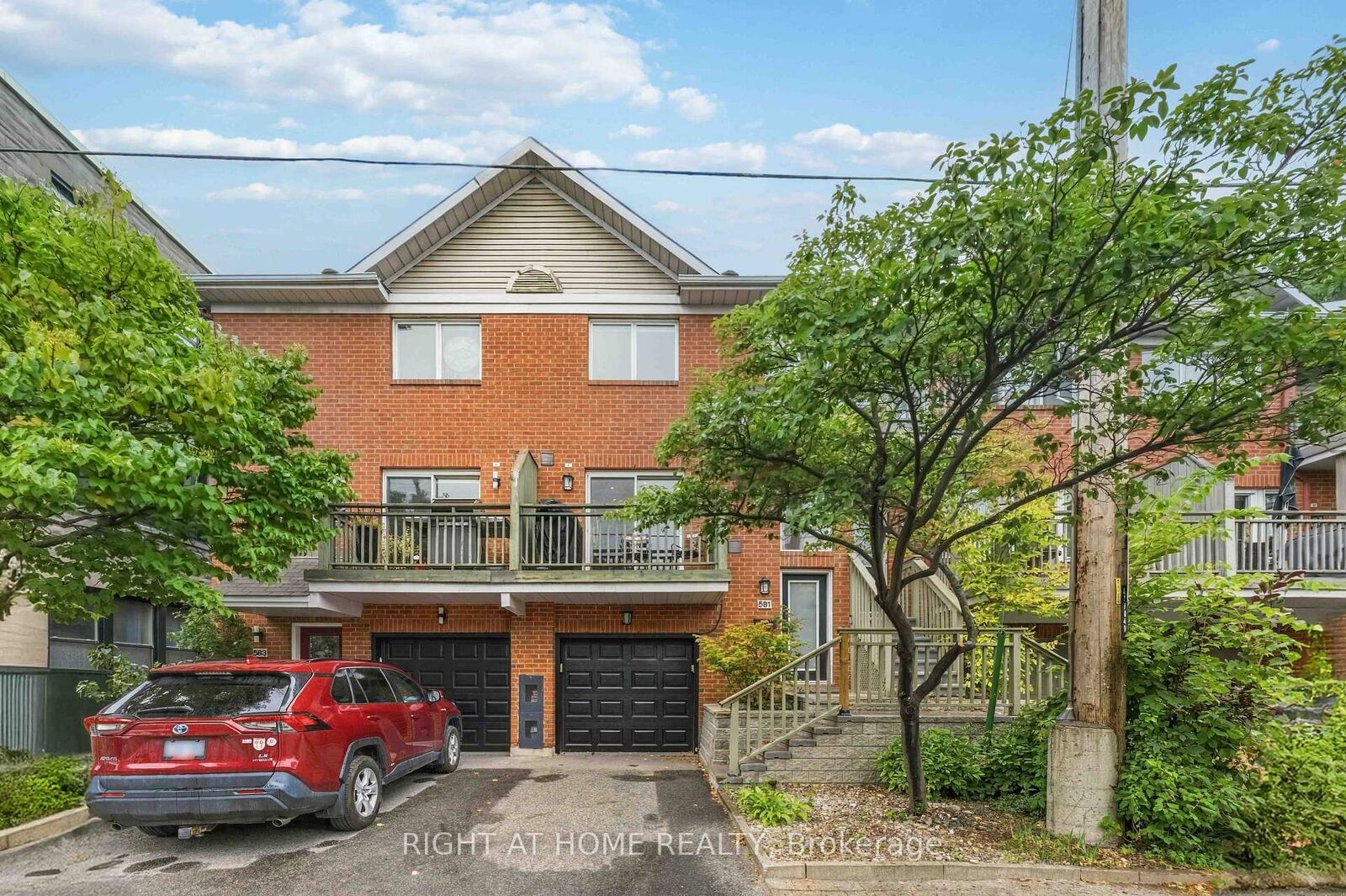 Property Photo:  581 Lisgar Street  ON K1R 5H6 