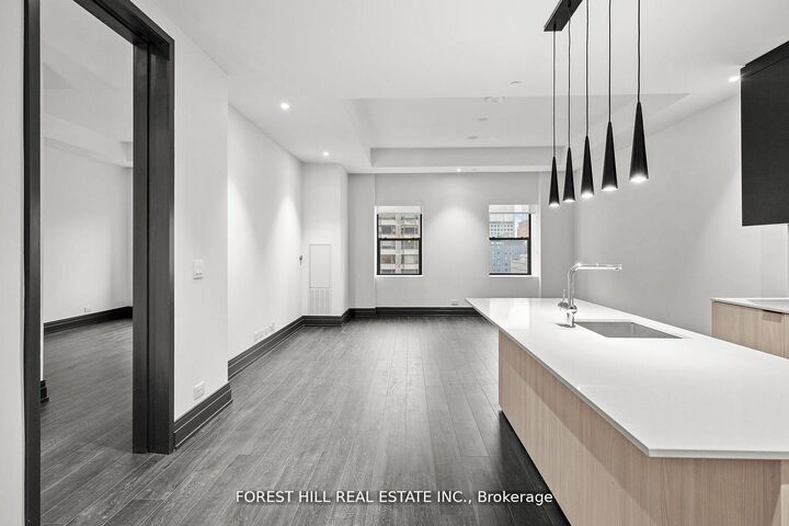 Property Photo:  2 Avenue Road 1402  ON M5R 0C6 