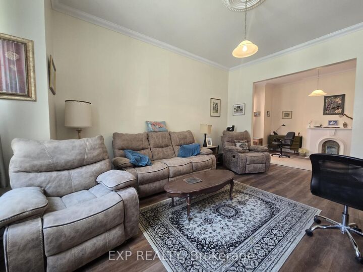 Property Photo:  356 Gilmour Street  ON K2P 0R3 