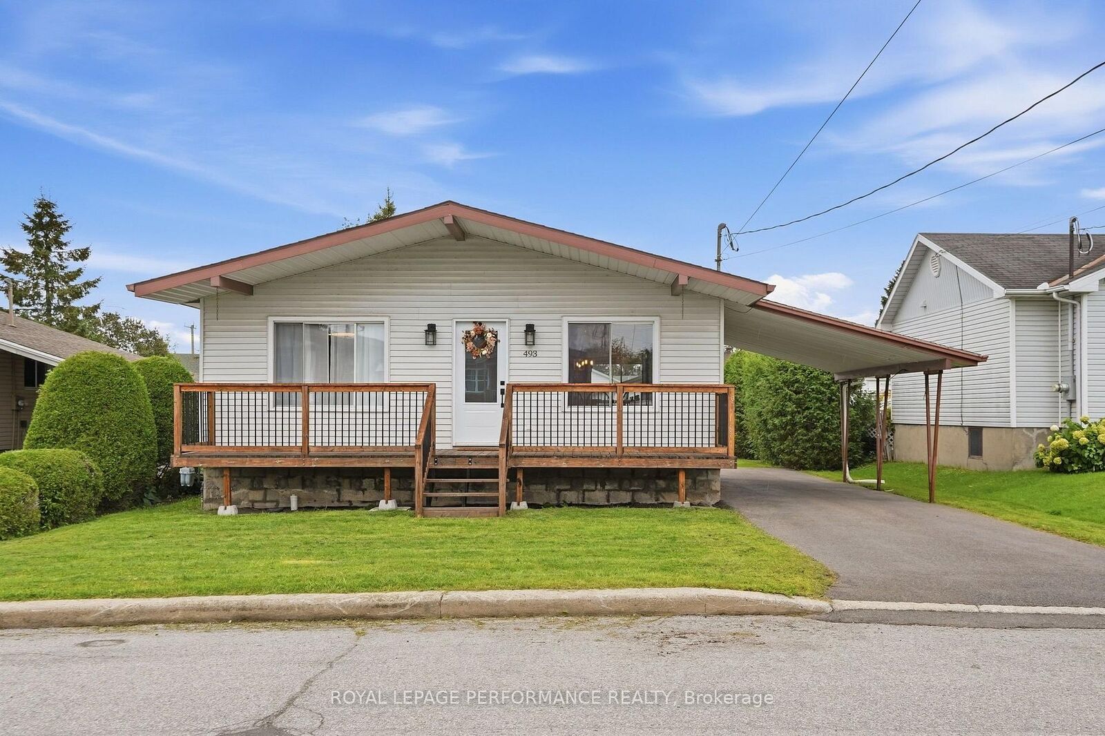 Property Photo:  493 Catherine Street  ON K6A 1Z8 