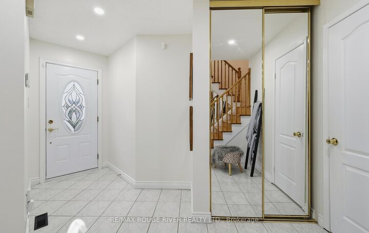 Property Photo:  33 Rangeley Drive  ON M1B 5C2 
