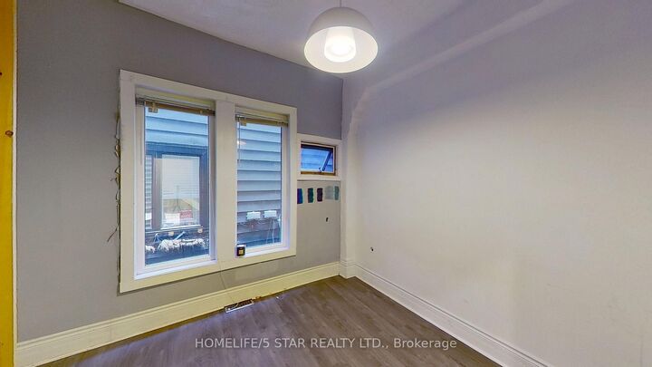 Property Photo:  171 Harbord Street Apt 1  ON M5S 1H3 