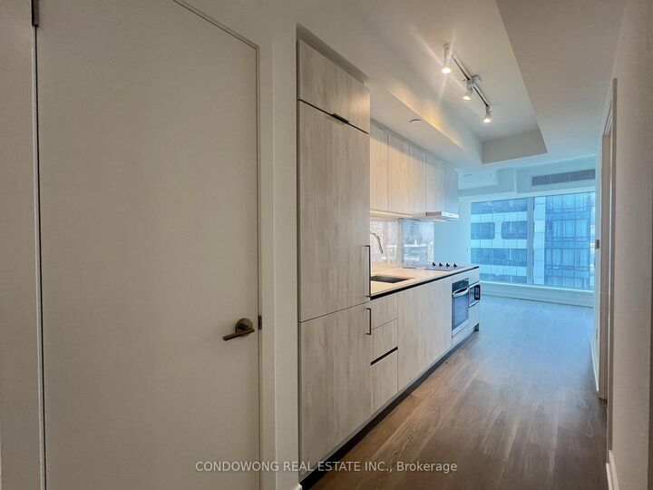 Property Photo:  8 Wellesley Street W 4508  ON M4Y 0J5 