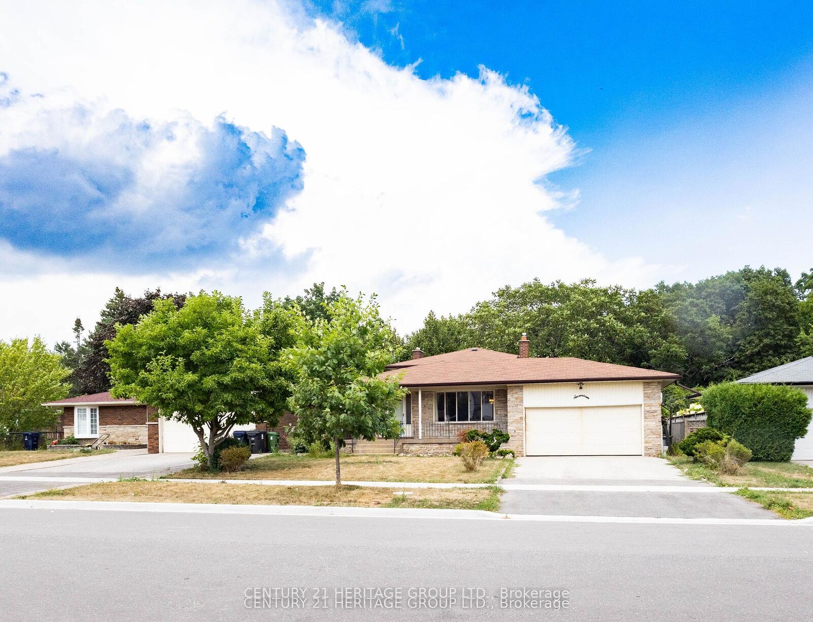 Property Photo:  17 Skyridge Road Bsmt  ON M1E 4N7 