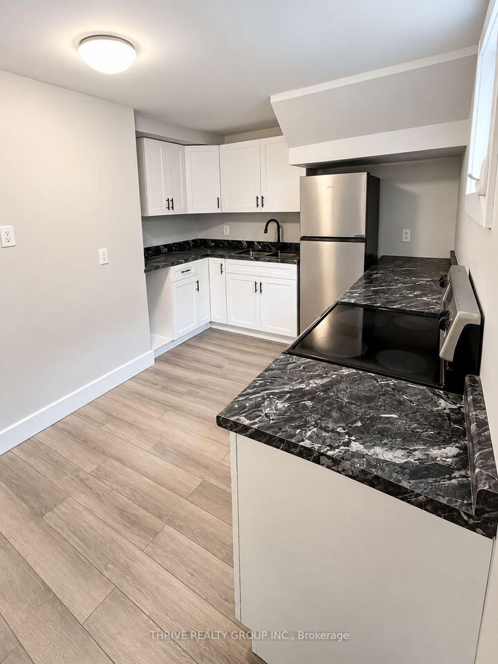 Property Photo:  118 Pine Lawn Avenue 3  ON N5Z 2R2 