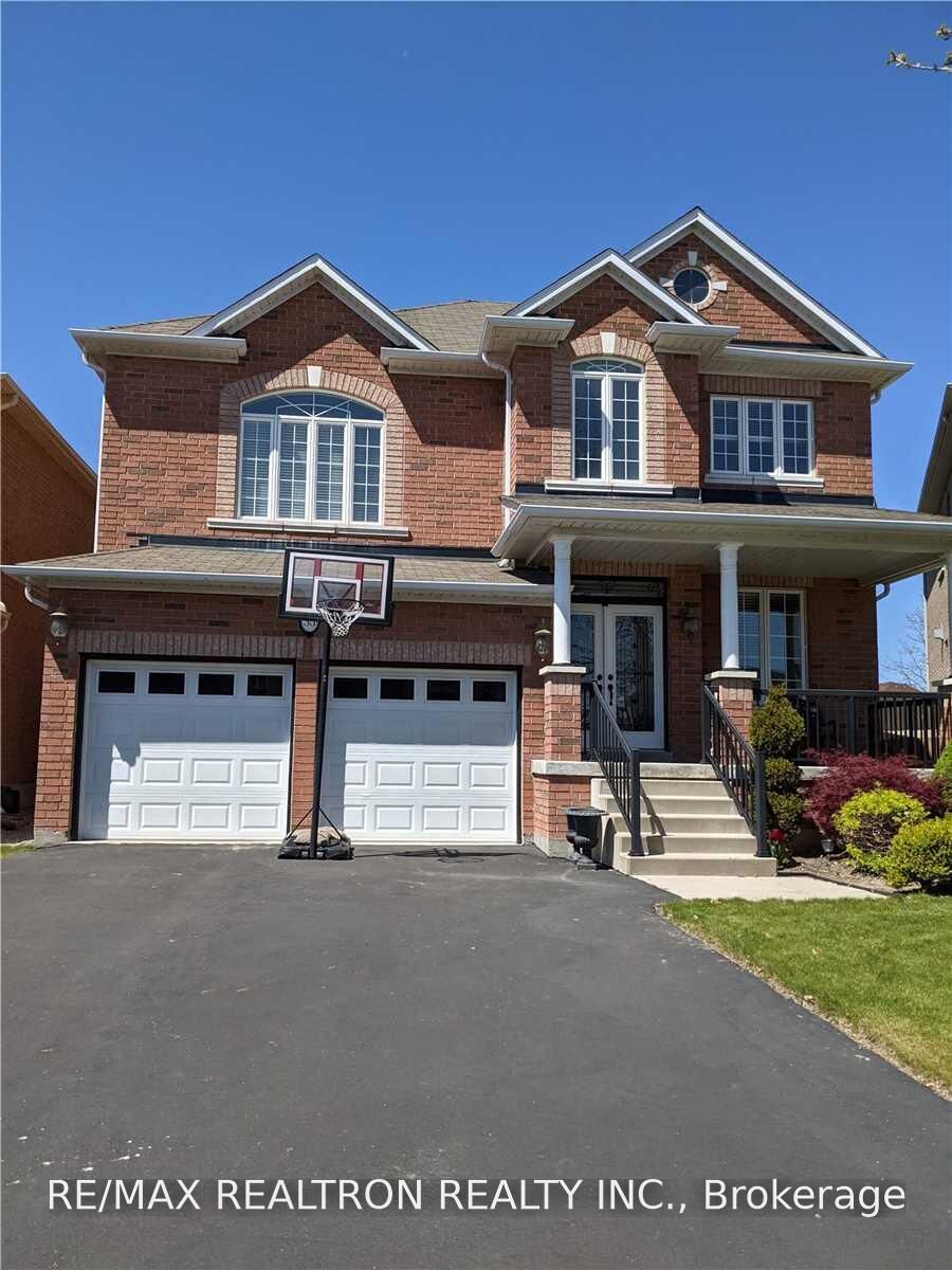 Property Photo:  35 Basilica Drive  ON L4H 3G4 