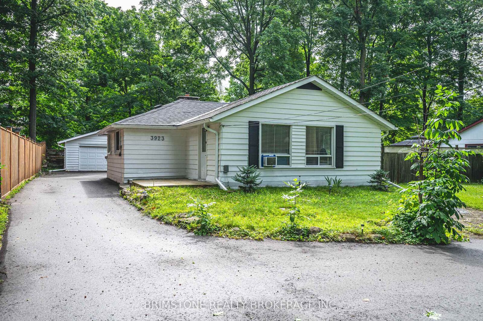 Property Photo:  3923 Algonquin Avenue  ON L9S 2M3 