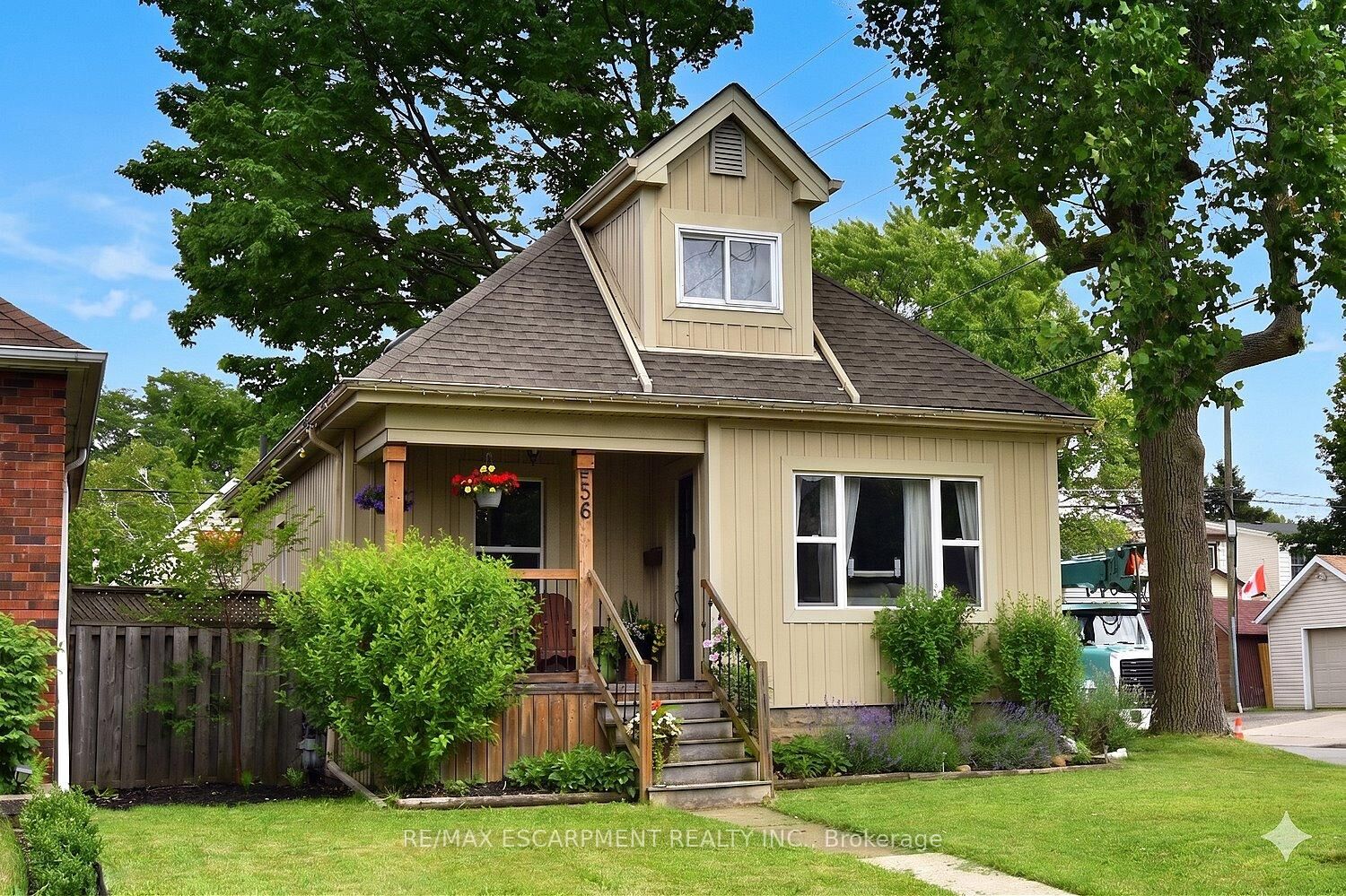 Property Photo:  56 Barons Avenue N  ON L8H 5A4 