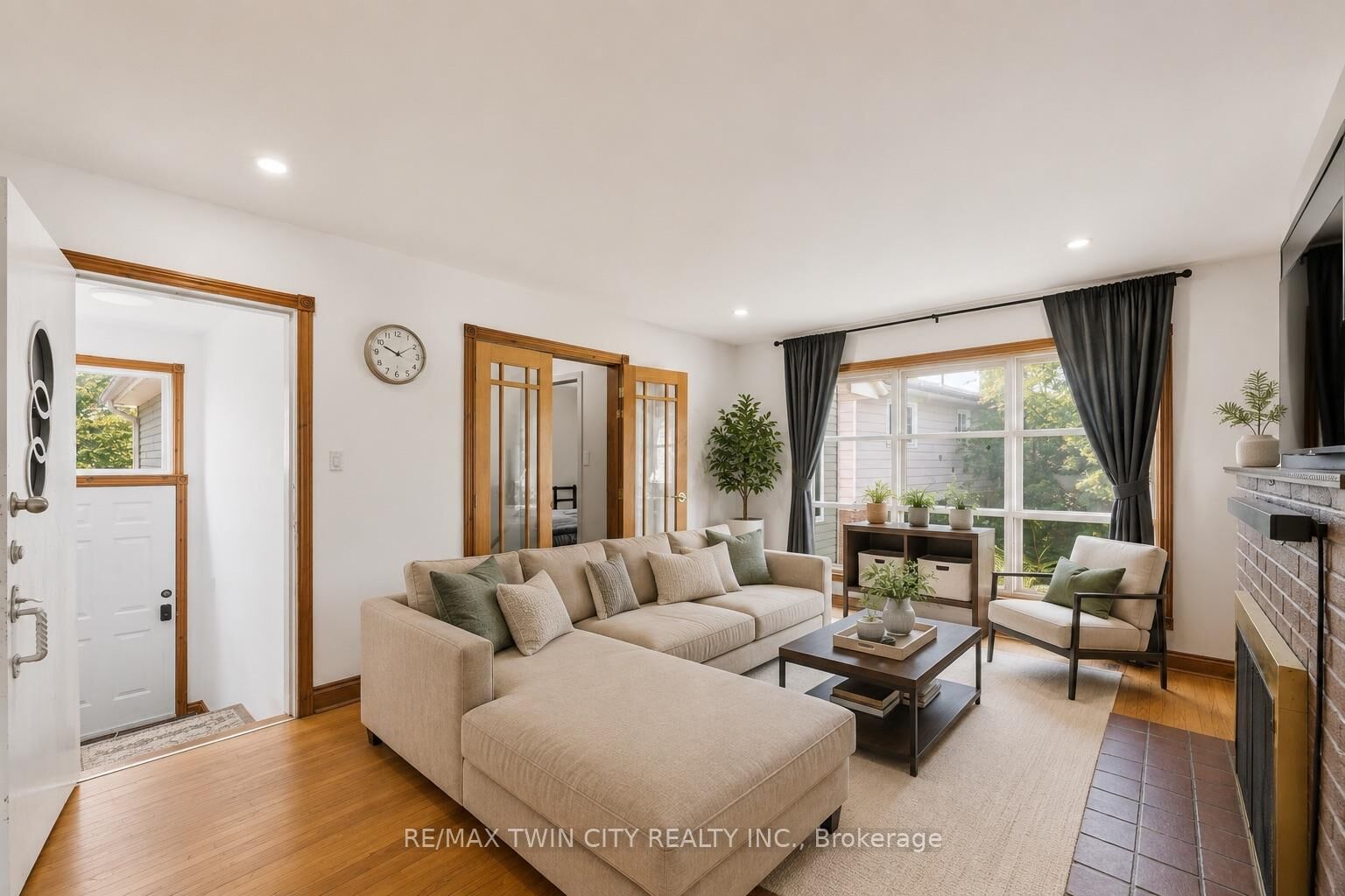 Property Photo:  980 Ritson Road N  ON L1G 6Z5 