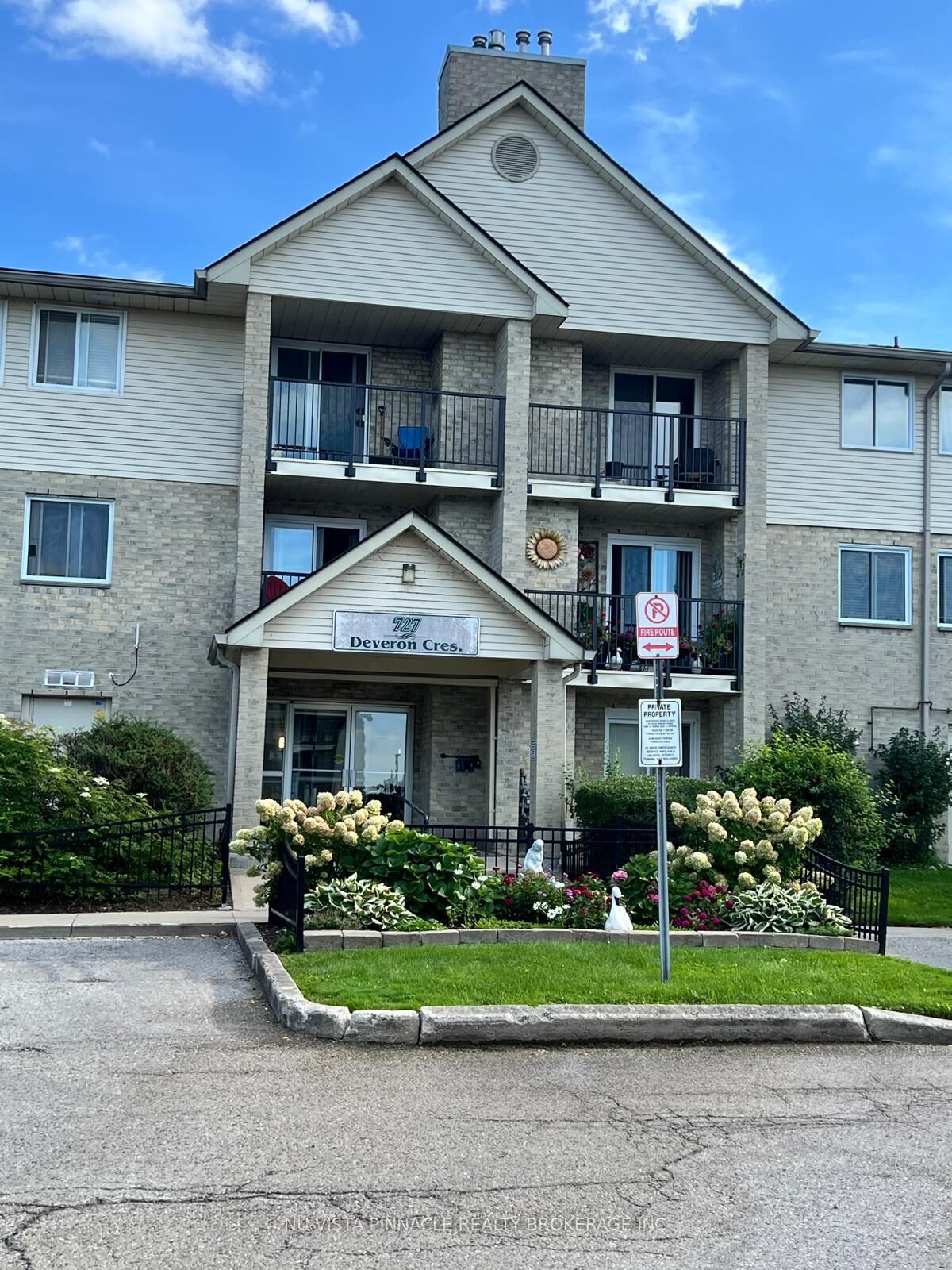 Property Photo:  727 Deveron Crescent 303  ON N5Z 4X4 