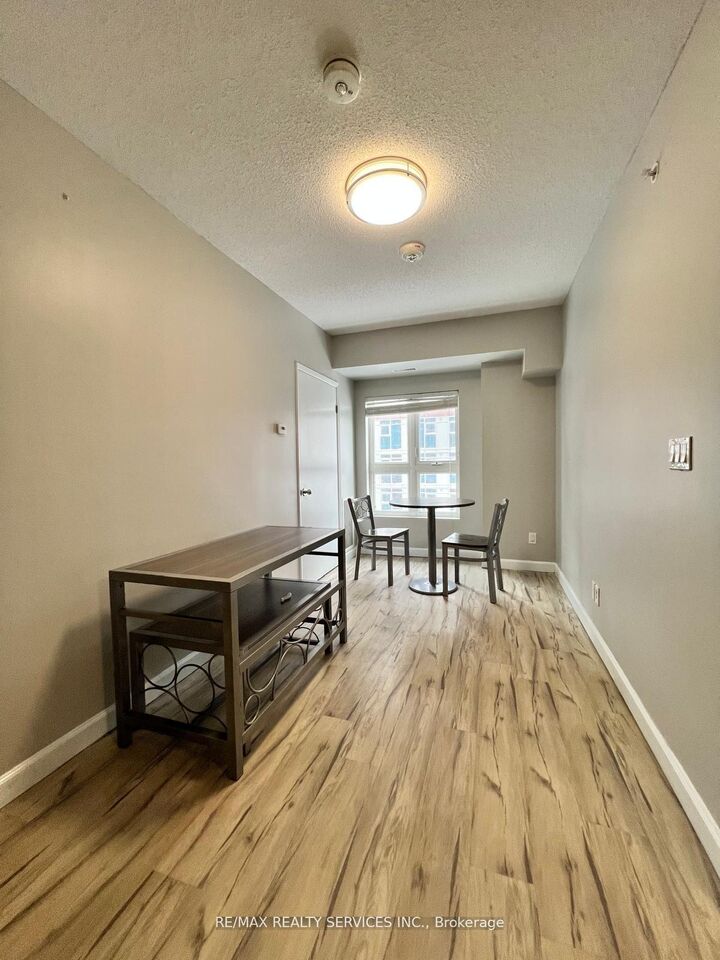 Property Photo:  258A Sunview Street 1617  ON N2L 0H6 