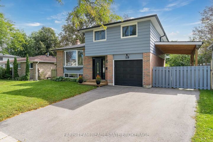 Property Photo:  19 Colleen Avenue  ON L4M 2M9 