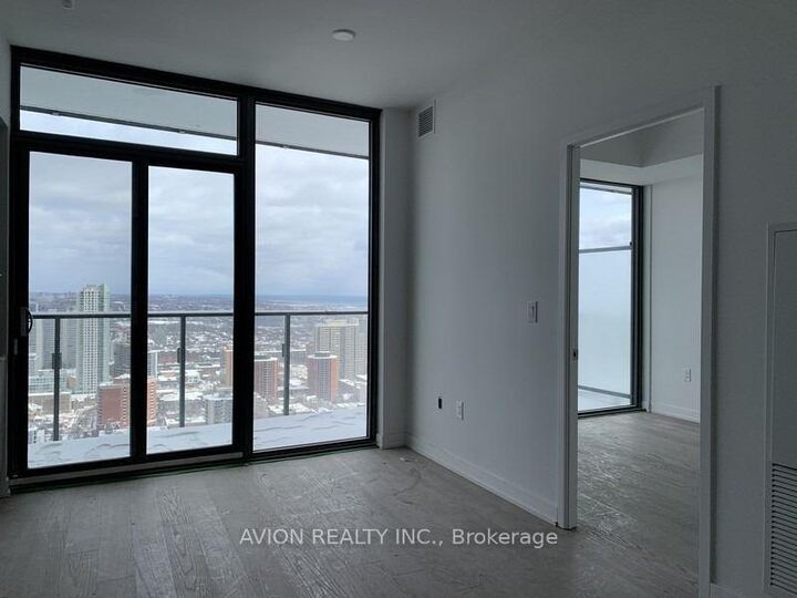 Property Photo:  11 Wellesley Street W 4013  ON M4Y 1E8 