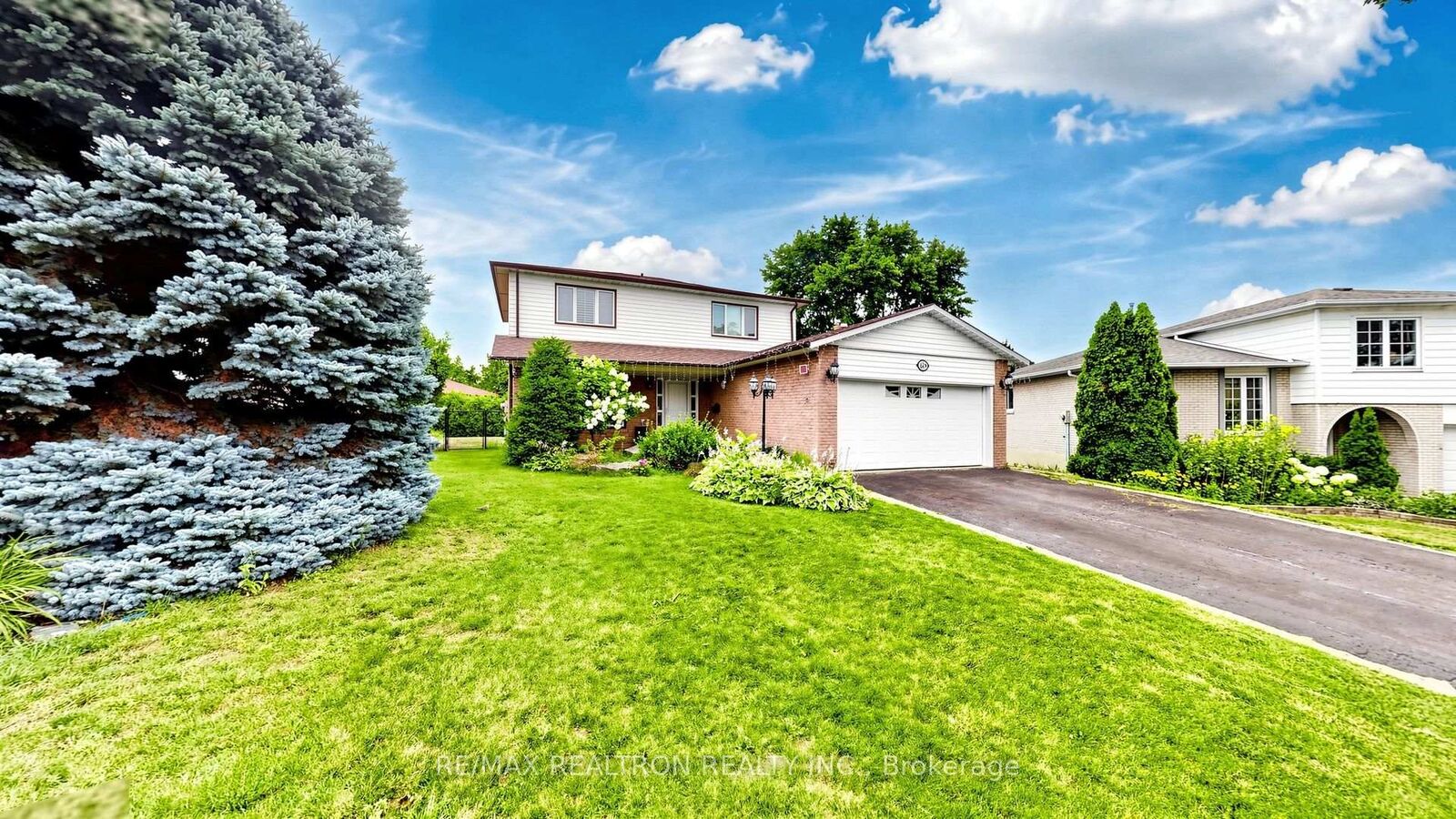 Property Photo:  349 Siena Court  ON L1J 6V5 
