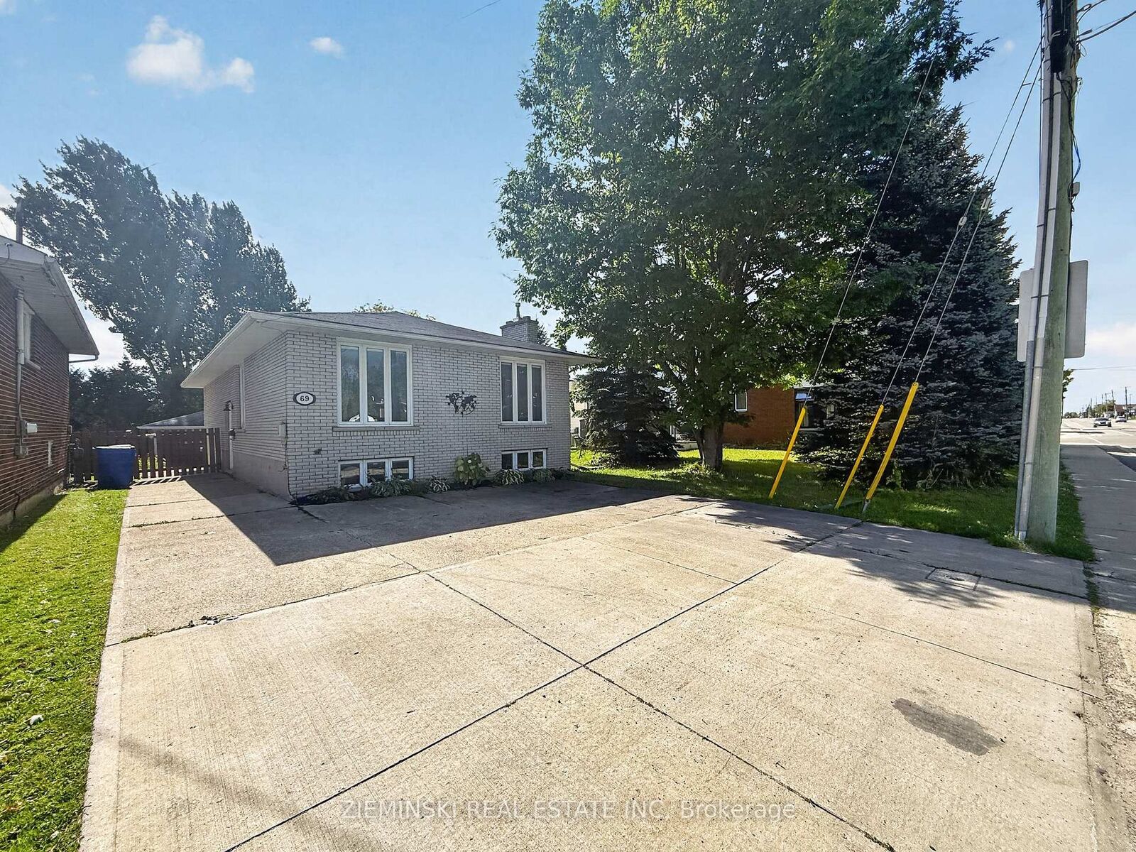Property Photo:  69 Jubilee Avenue W  ON P4N 4M7 