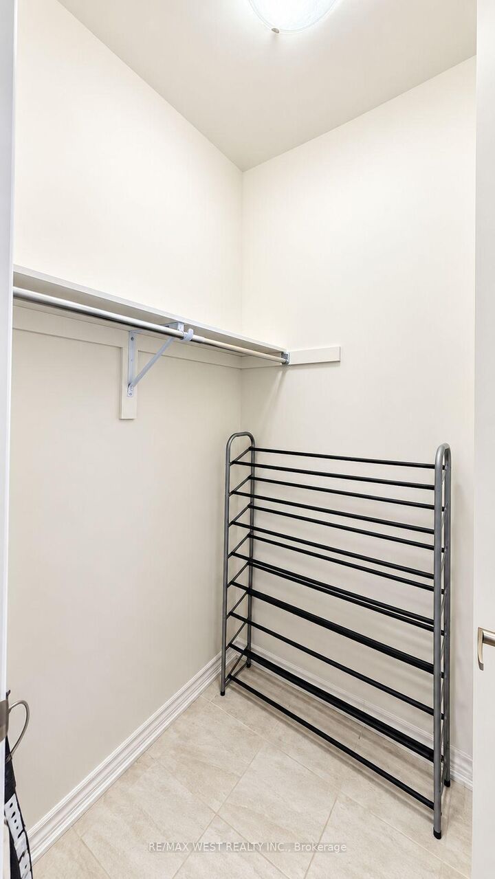 Property Photo: 33 Connolly Road ON K9V 0P2