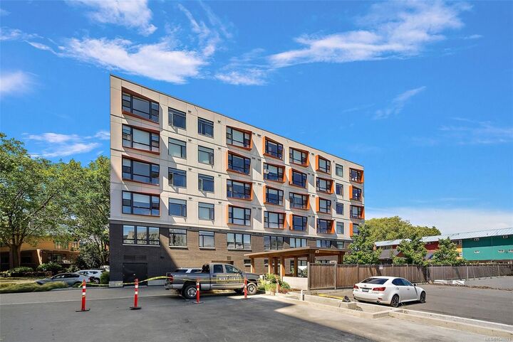 Property Photo:  629 Speed Ave #412  BC V8Z 1A5 