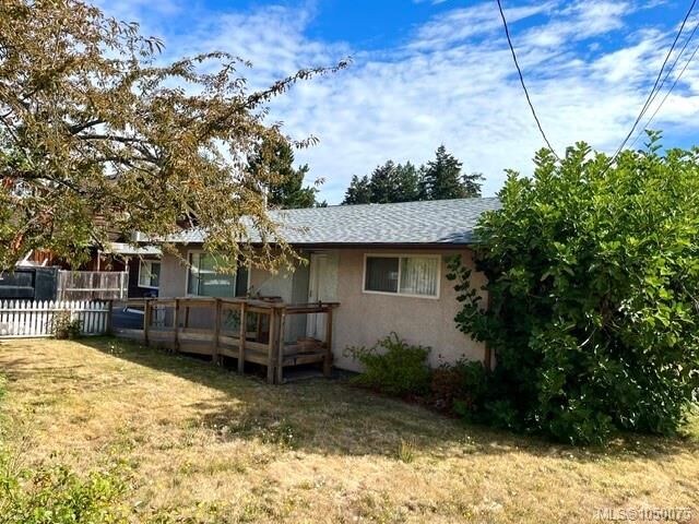 Property Photo:  160 Moilliet St S  BC V9P 1K8 