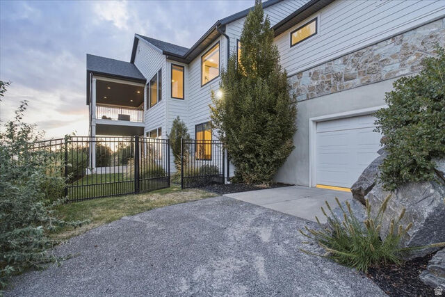 Property Photo: 2522 E Thurston Ln UT 84040