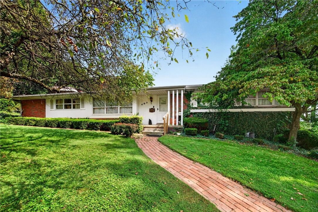 Property Photo:  603 Wood St  PA 16117 