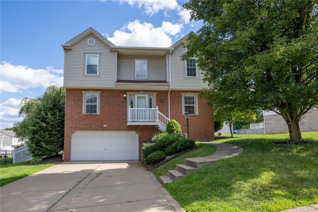 Property Photo:  1421 Sandstone Dr  PA 15084 