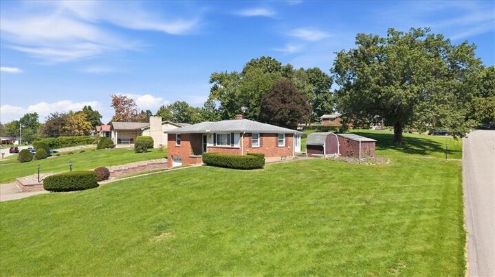 Property Photo:  9428 Saratoga Dr  PA 15237 