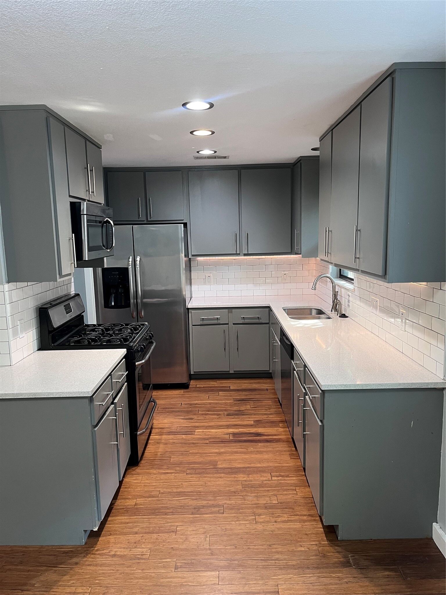 Property Photo: 504 Clover Court TX 78745
