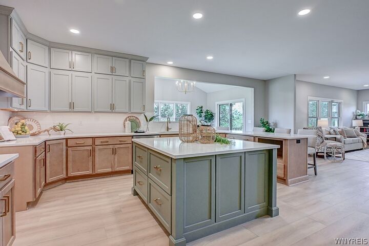 Property Photo: 5112 Kandefer's Trail NY 14221