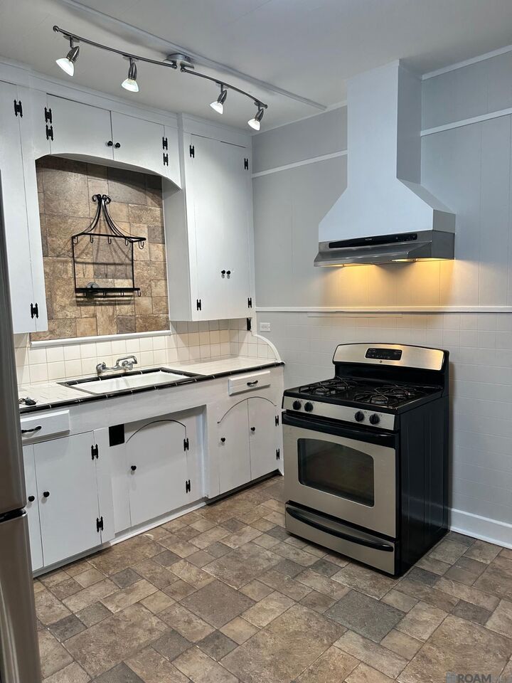 Property Photo: 842 Geranium St #A LA 70802