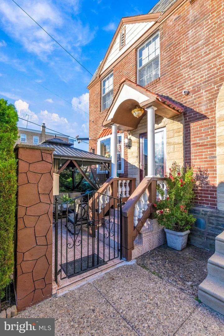 Property Photo:  701 Marwood Road E  PA 19120 