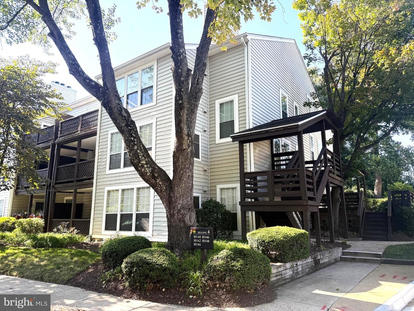 Property Photo: 10140 Oakton Terrace Road VA 22124