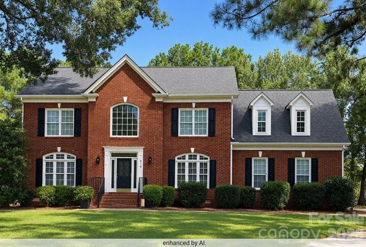 Property Photo: 5110 Rotherfield Court NC 28277