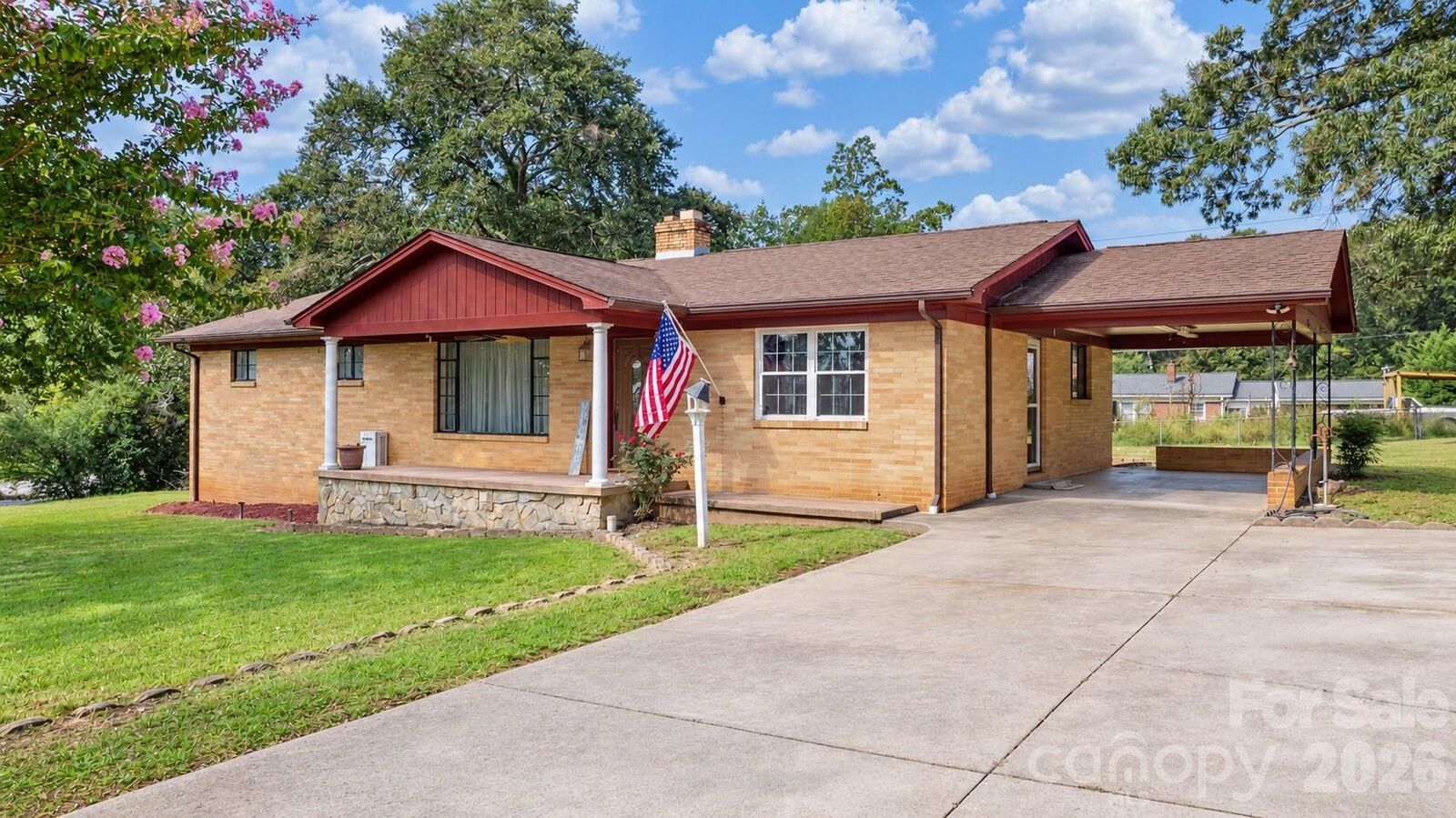 Property Photo:  1723 31st Street NE  NC 28601 