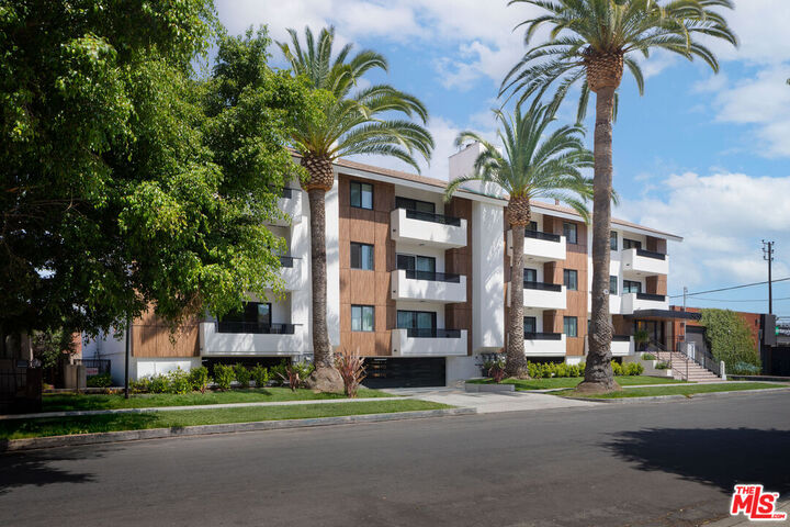 Property Photo:  3750 Glendon Ave, Unit 12  CA 90034 