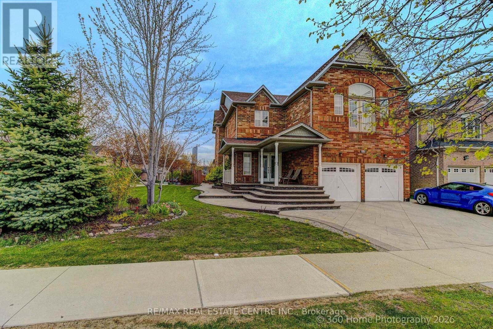 Property Photo:  806 White Clover Way  ON L5V 3C5 