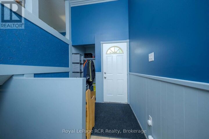 Property Photo: 727 Johnston Crescent ON N2Z 1S5