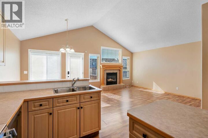 Property Photo:  186 Cramond Close Southeast  AB T3M 1C2 